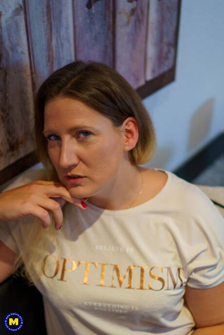 Mature NL pleased to share with you a free picture gallery with pleasant damsel in fucked hard scene