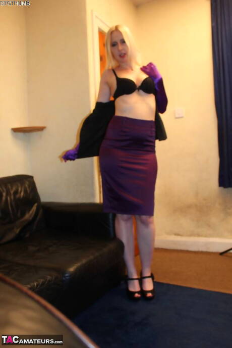 TAC Amateurs xxx pics collection featuring Tracey Lain in hardcore fuck scene