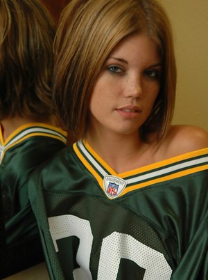 Diddylicious xxx picture collection featuring Diddy has a sexy shape