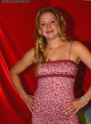 Matts Models offers a xxx picture gallery with Holly unveiling amazing form